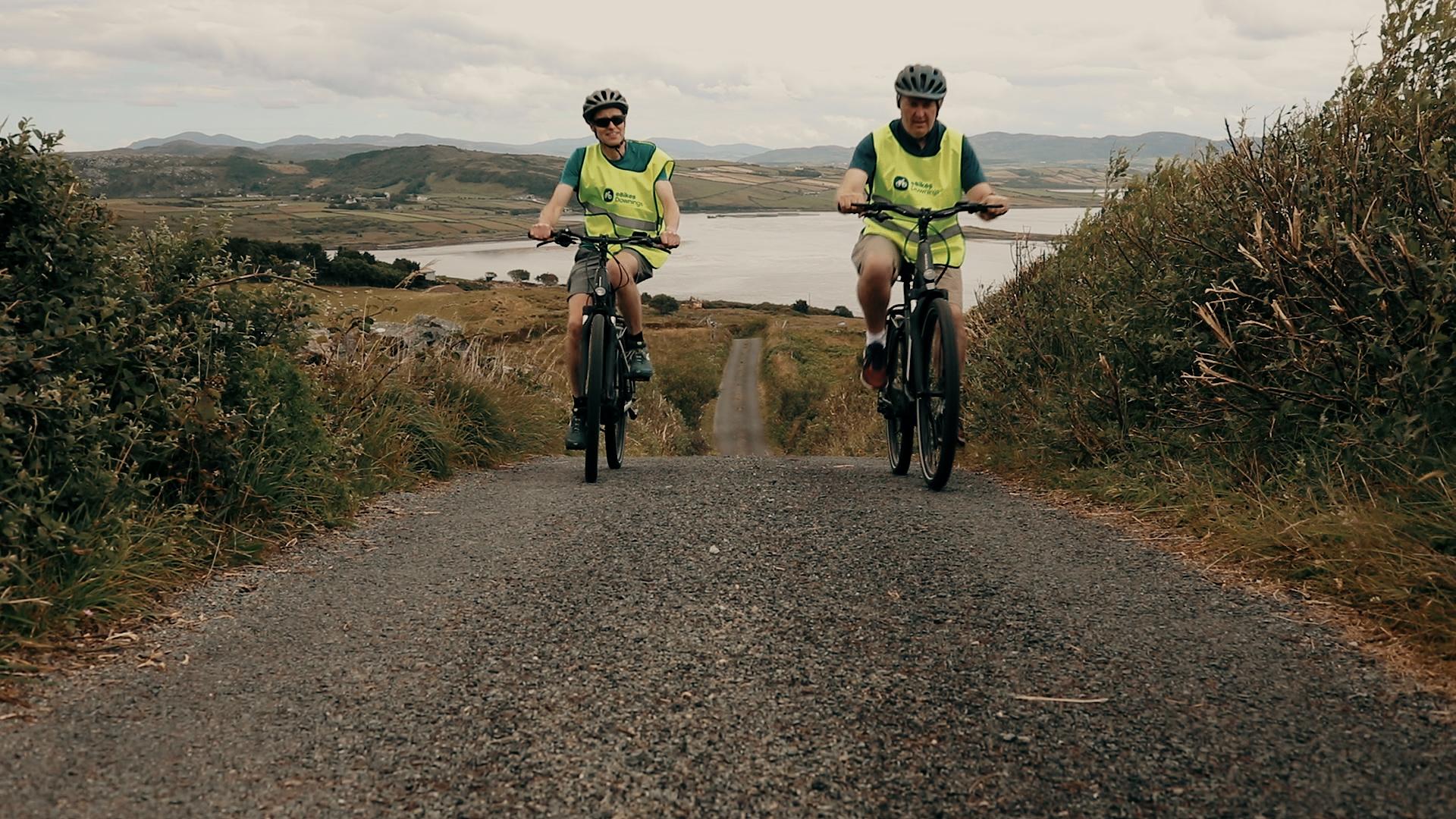 E-Bike-Abenteuer am Wild Atlantic Way in Downings – Küstenpanoramen