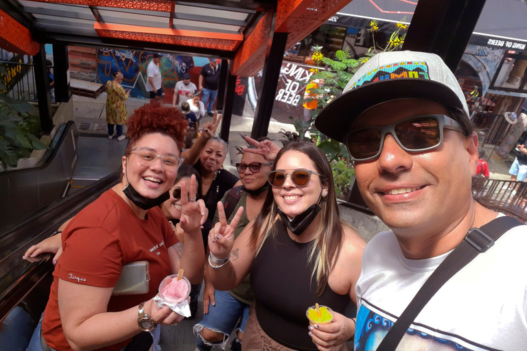 Medellín Comuna 13 Tour, Premium Experience Comuna 13 Medellín Tour, Premium Experience