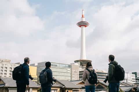 Kyoto: Kyoto Tower and Shōseien Garden walking tour - Image 3