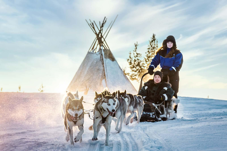 Rovaniemi: Kerstmannen dorp, Husky & rendiersledetocht