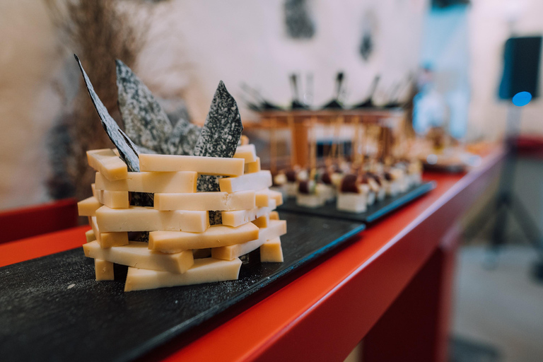 Lanzarote: Vineyard Tour & Wine Tasting with Cheese