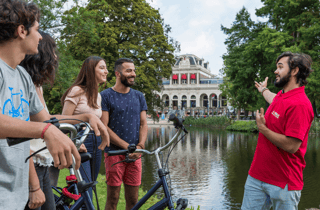 Verborgenes Amsterdam mit dem Fahrrad: Geschichten & lokale Stopps