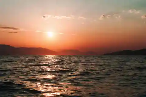 Alta Fjord: Sunset Boat Tour