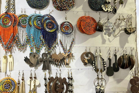Accra: Guided Souvenir Shopping Tour with Tastings VIP Private Car (Fully Guided & Chauffeured)