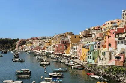 Ab Positano: Ischia & Procida Private Ganztagestour mit dem Boot