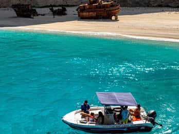 Zakynthos: Shipwreck & Caves Private Boat Tour with Skipper