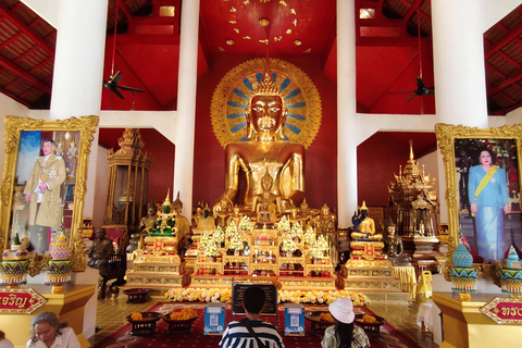 Old Chiangmai city & temples walking tour: (3 hours/1.7 km.)