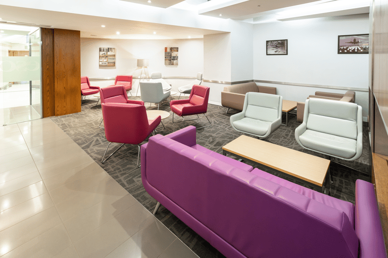 Manchester International Airport : Escape Lounge