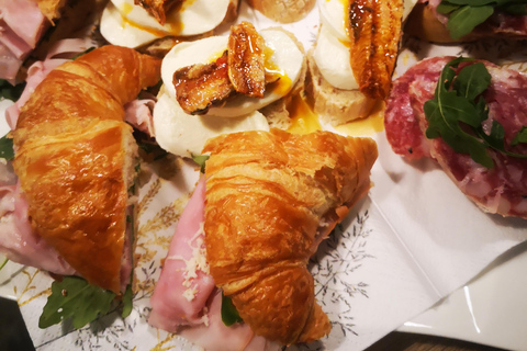 &quot;Genuss mit Geschichte - durch die Lesehöfe von Krems &amp; Stein a. d. Donau&quot;