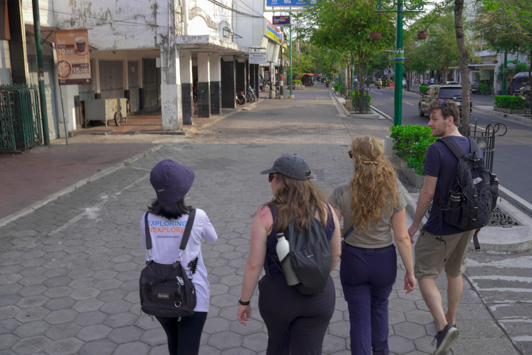 Excursão a pé pelo Patrimônio Colonial: Tugu Jogja ao Quilômetro Zero