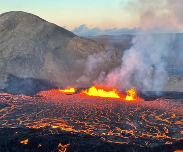 Private Hiking Tour: Volcanic Eruption Site & Reykjanesbær