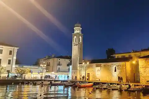 Lazise Private Tour: Timeless Charm of Lake Garda