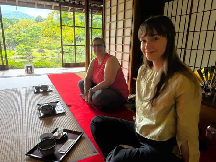 Nara: Yoshikien and Isuien Gardens Tour with Tea Tasting