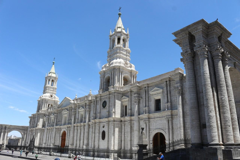 Arequipa: City Walking Tour Monumental in Arequipa