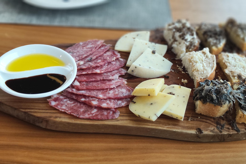 Caccia al tartufo e gemme istriane: Escursione di un giorno a Montona e Abbazia