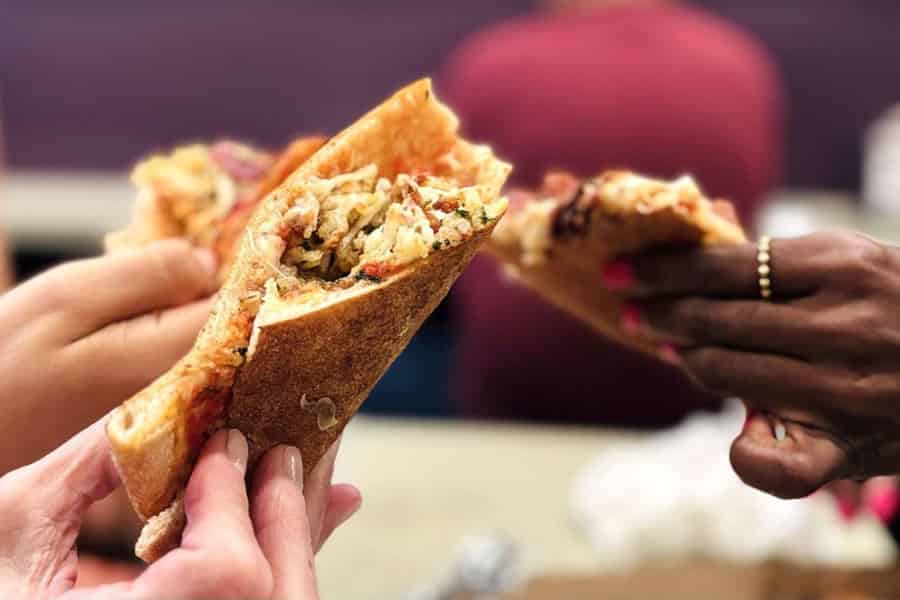 Houston: Foodtour im Stadtzentrum mit 6 lokalen Lieblingsgerichten. Foto: GetYourGuide Houston: Foodtour im Stadtzentrum mit 6 lokalen Lieblingsgerichten. Foto: GetYourGuide