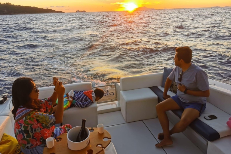 Von Sorrent aus: private Bootsfahrt zum Sonnenuntergang