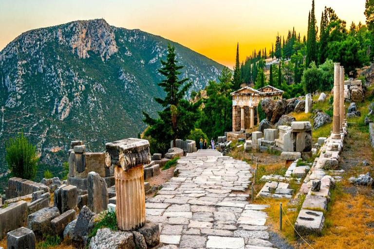 Delphi:Oracle & Ancient Wonders Private Day Tour from Athens