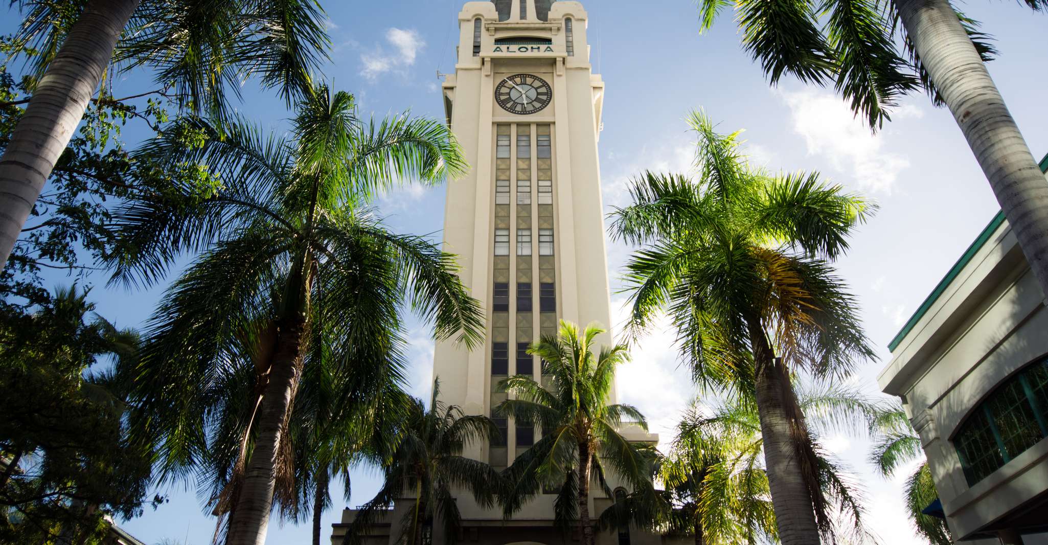 Oahu, Ka Moana Luau Dinner and Show at Aloha Tower - Housity