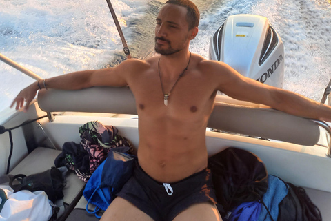 Wspaniała błękitna laguna, łódź motorowa, wino/woda i ręczniki w cenie.Włochy na plaży