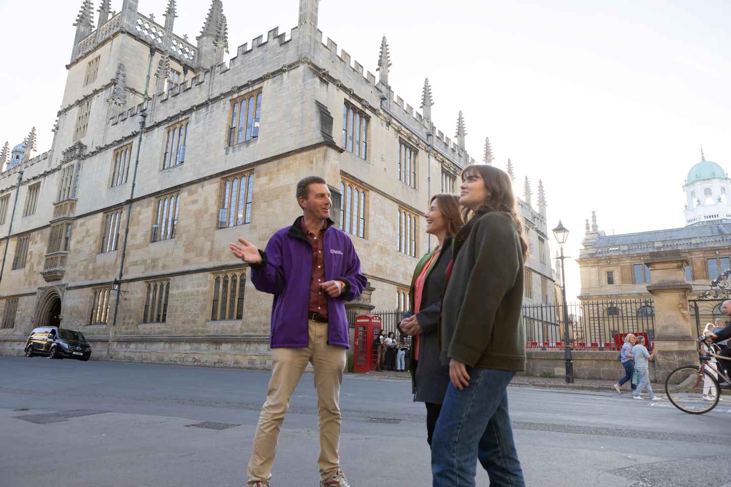 Oxford: Official University and City Walking Tour