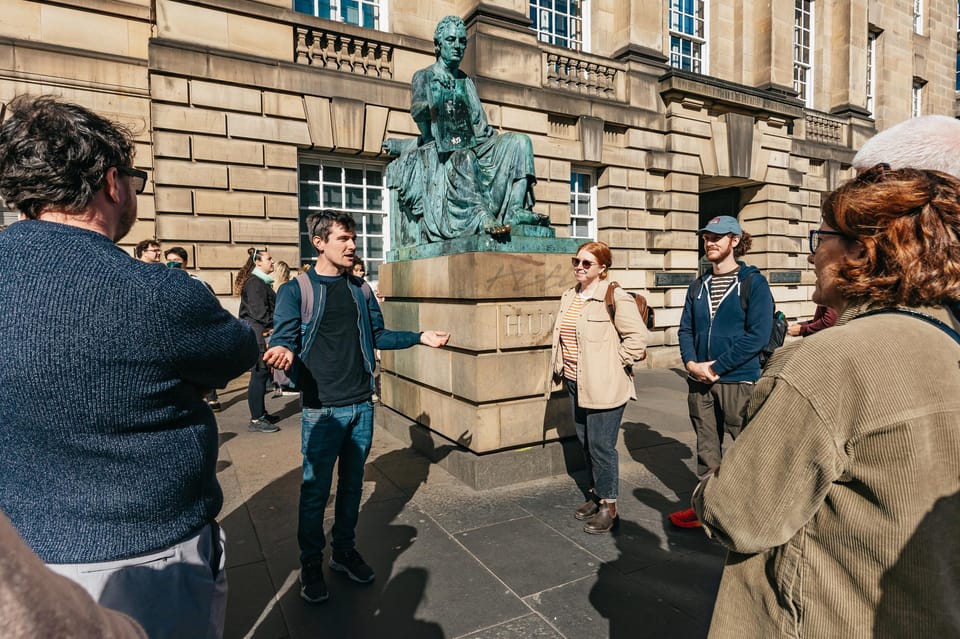 Edinburgh Byvandring I Den Gamle Bydel Med Historie Og Fort Llinger