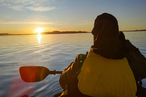 Puno: Uros Floating Islands Kayak Tour with Folklore Show