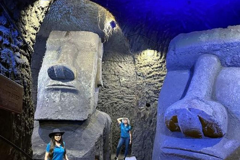 San José: Villa Colón Caves Night Tour with Transfers