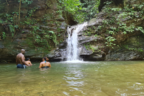 Trinidad: Experiencia de senderismo por la Cascada del Zorro