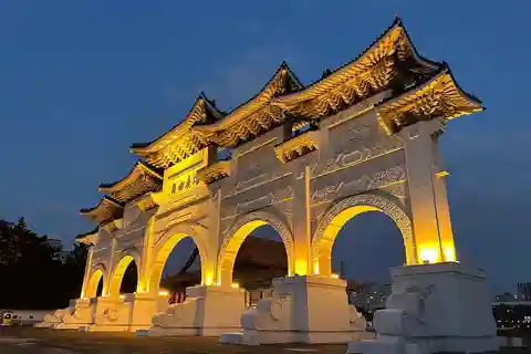 Taipei: Full or Half Day Sightseeing Tour with 101 Taipei