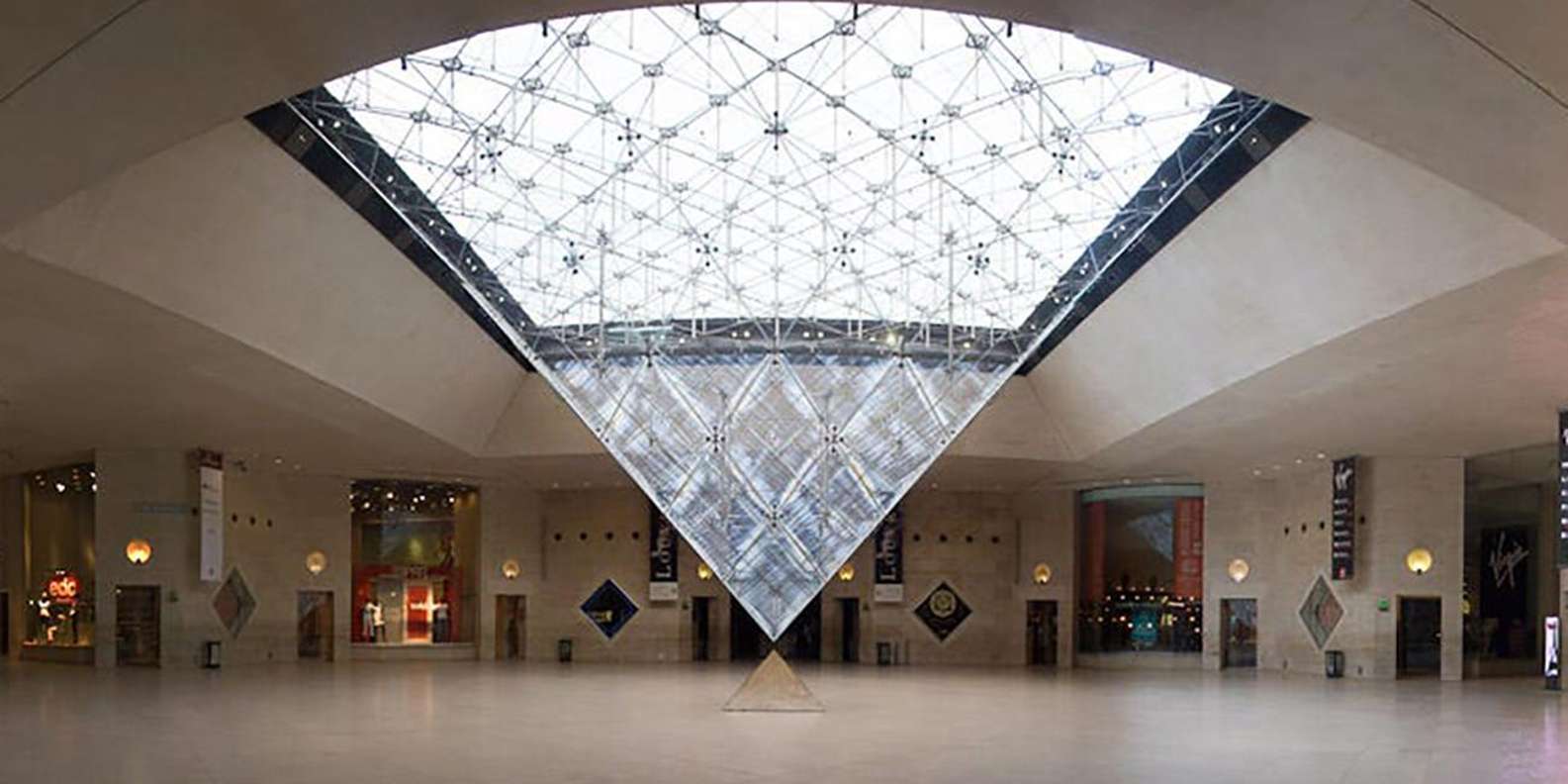 Explore the secrets of the Louvre + Mona Lisa pass
