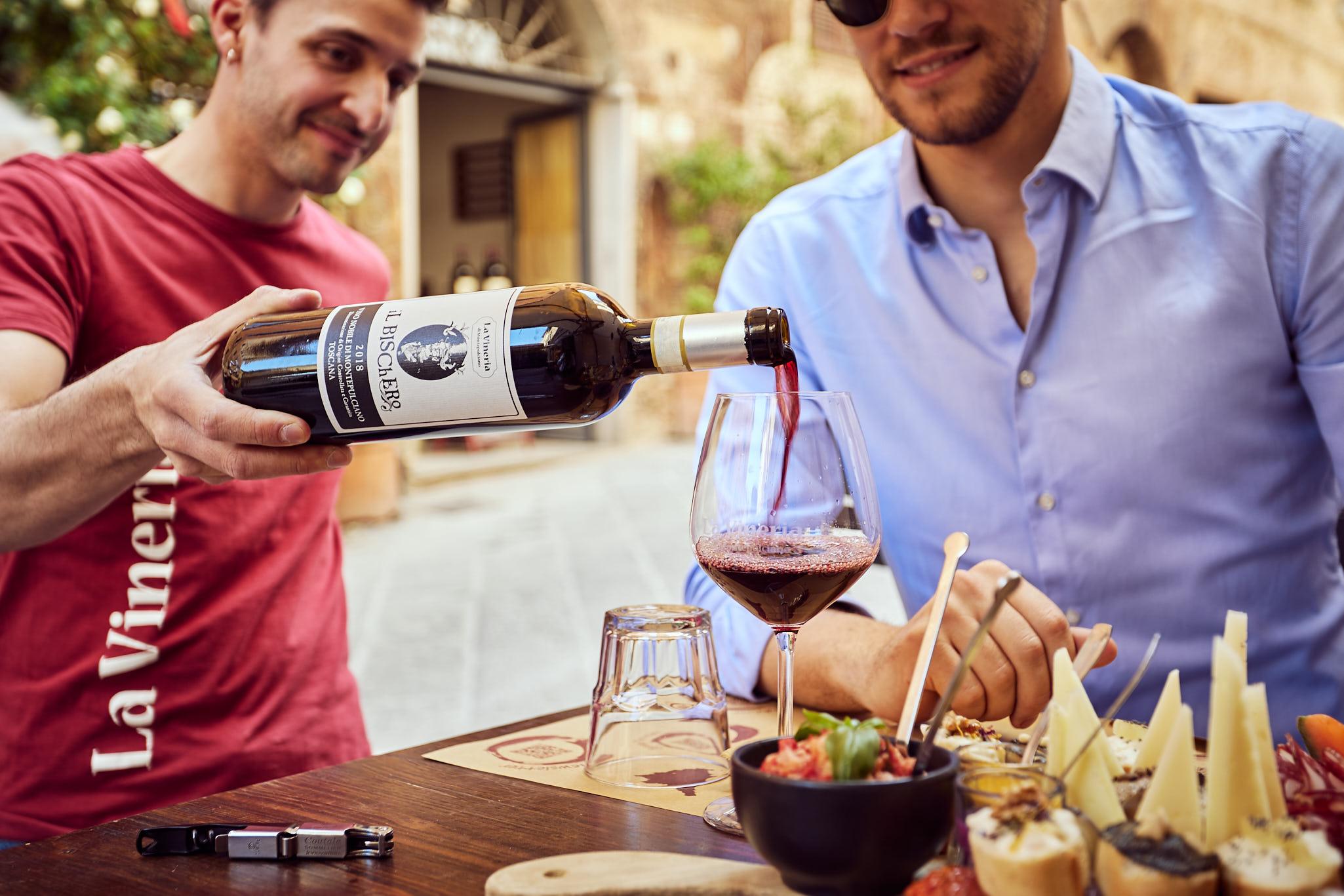Montepulciano: Verkostung von 5 Weinen, die aus den besten toskanischen Weingütern ausgewählt wurden.