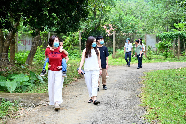 Private Cuc Phuong National Park Tagestour mit weiblichem Guide