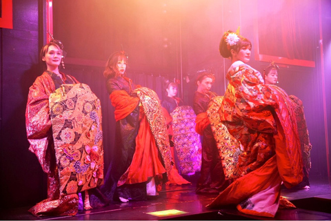 Tokyo: Enjoy a Japanese-style cabaret show in Ginza!