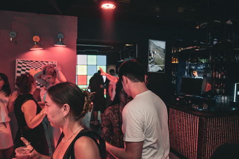 Tirana: Pub Crawl with 1 hour of Unlimited Drinks