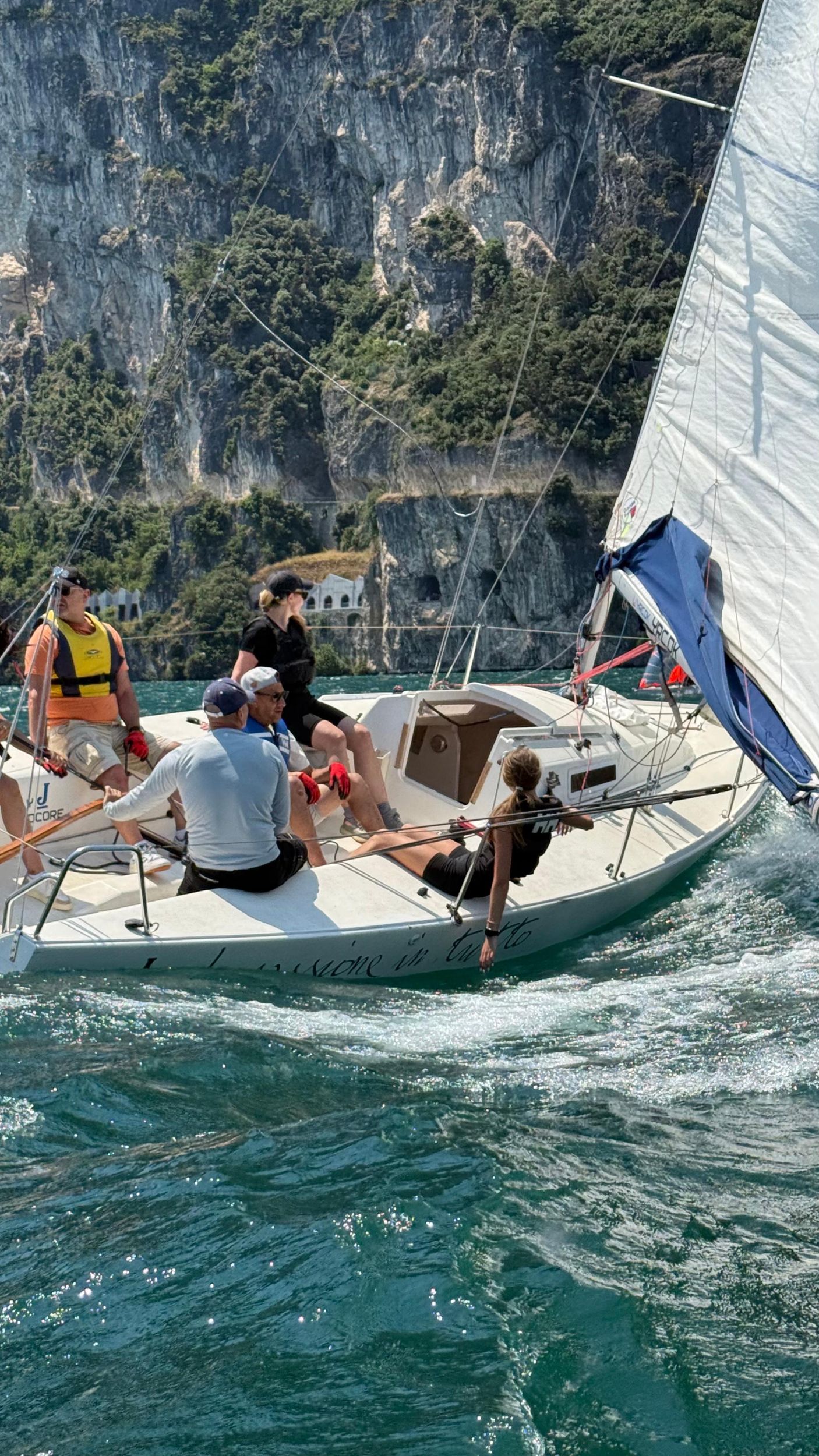 Gardasee: Segelregatta mit einem Profi-Skipper