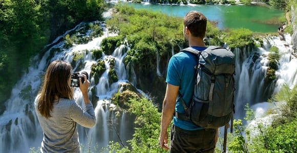 Von Zagreb aus: Plitvice & Rastoke Geführte Tagestour mit Ticket