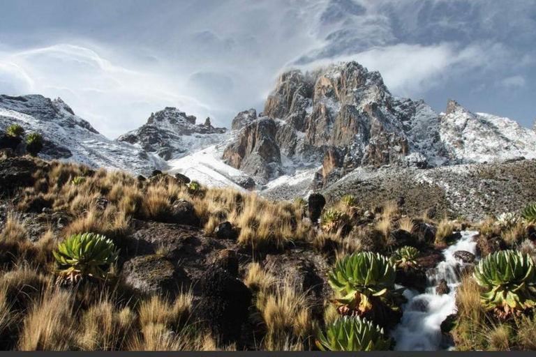 Von Nairobi aus: Mount Kenia 4-tägiges Wanderabenteuer