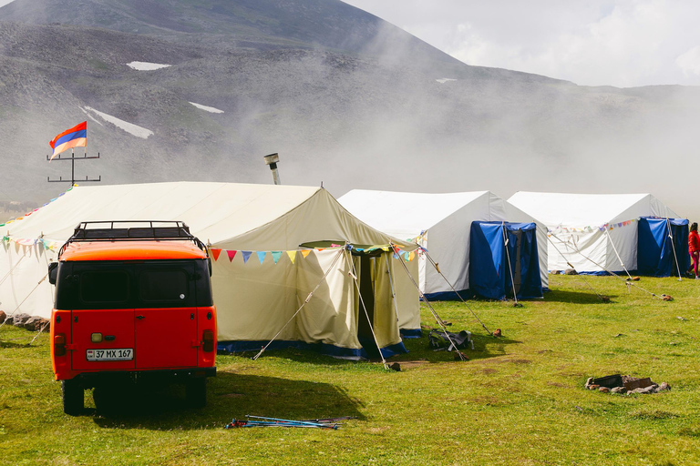 Desde Ereván Únete a la Excursión de un Día a la Expedición Azhdahak