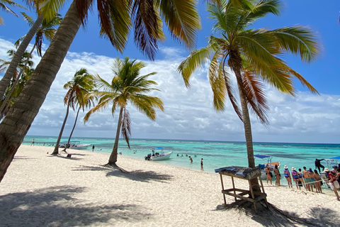 Saona Island VIP: 4 Beaches , Mano Juan & Canto de la Playa 4 Beaches VIP Saona Island: Mano Juan & Canto de la Playa