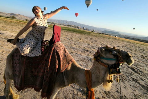 Cappadocia: Sunset Camel Ride in Love Valley