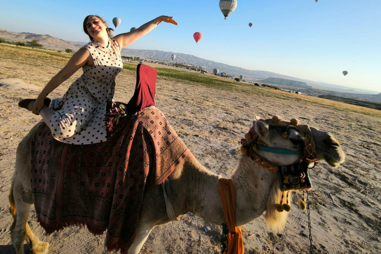 Cappadocia: Sunset Camel Ride in Love Valley