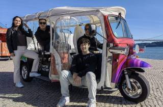 Lissabon: Stadt Highlights Tuk-Tuk Tour mit Abholung
