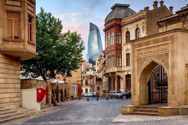 Fahrt vom internationalen Flughafen Baku in die Stadt