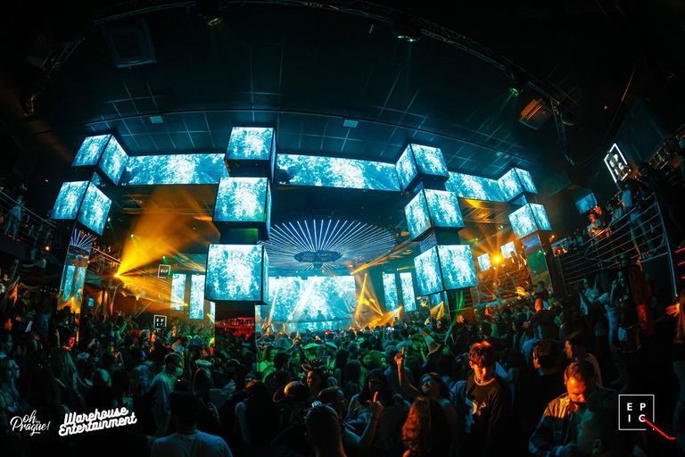 Prague Booze Cruise: Sunset, DJs & Epic Club