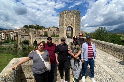 From Barcelona: Girona, Besalú & Castellfollit Day Trip