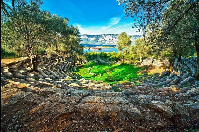 Marmaris: Cleopatra Island Cruise with Lunch