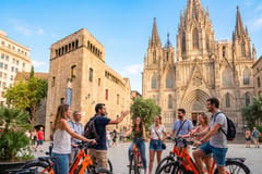 Barcelona: 2,5-stündige historische Tour mit dem Fahrrad oder E-Bike