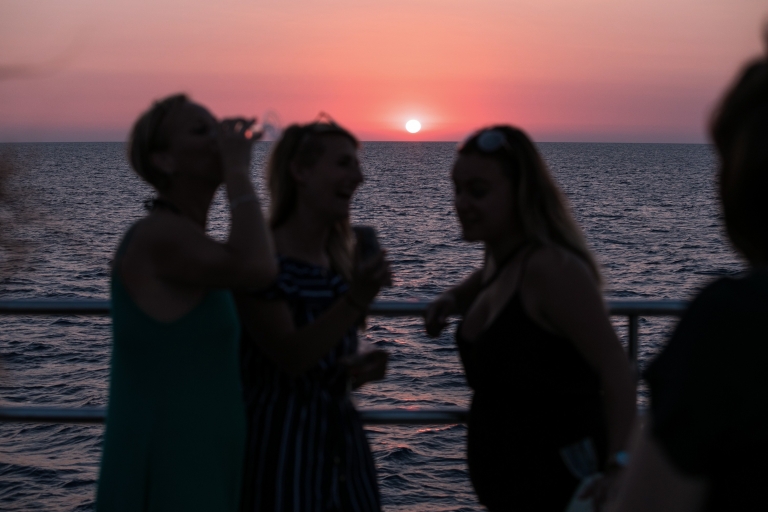Sant Antoni : Croisière au coucher du soleil avec musique live, boissons et snacksCroisière au coucher du soleil avec musique live, boissons et snacks