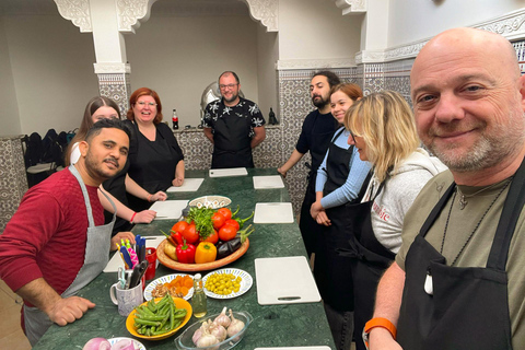 Clase de cocina en Marrakech con el chef Hassan, expertos en tagineGrupo pequeño